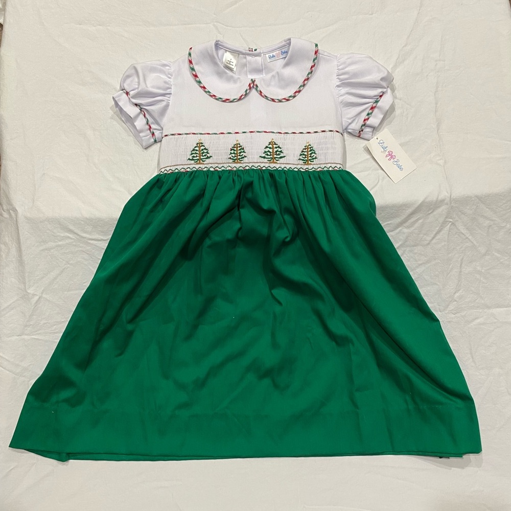 Lulu Bebe Green And White Christmas Dress Christmas Trees Ribbon Size 7. NWT